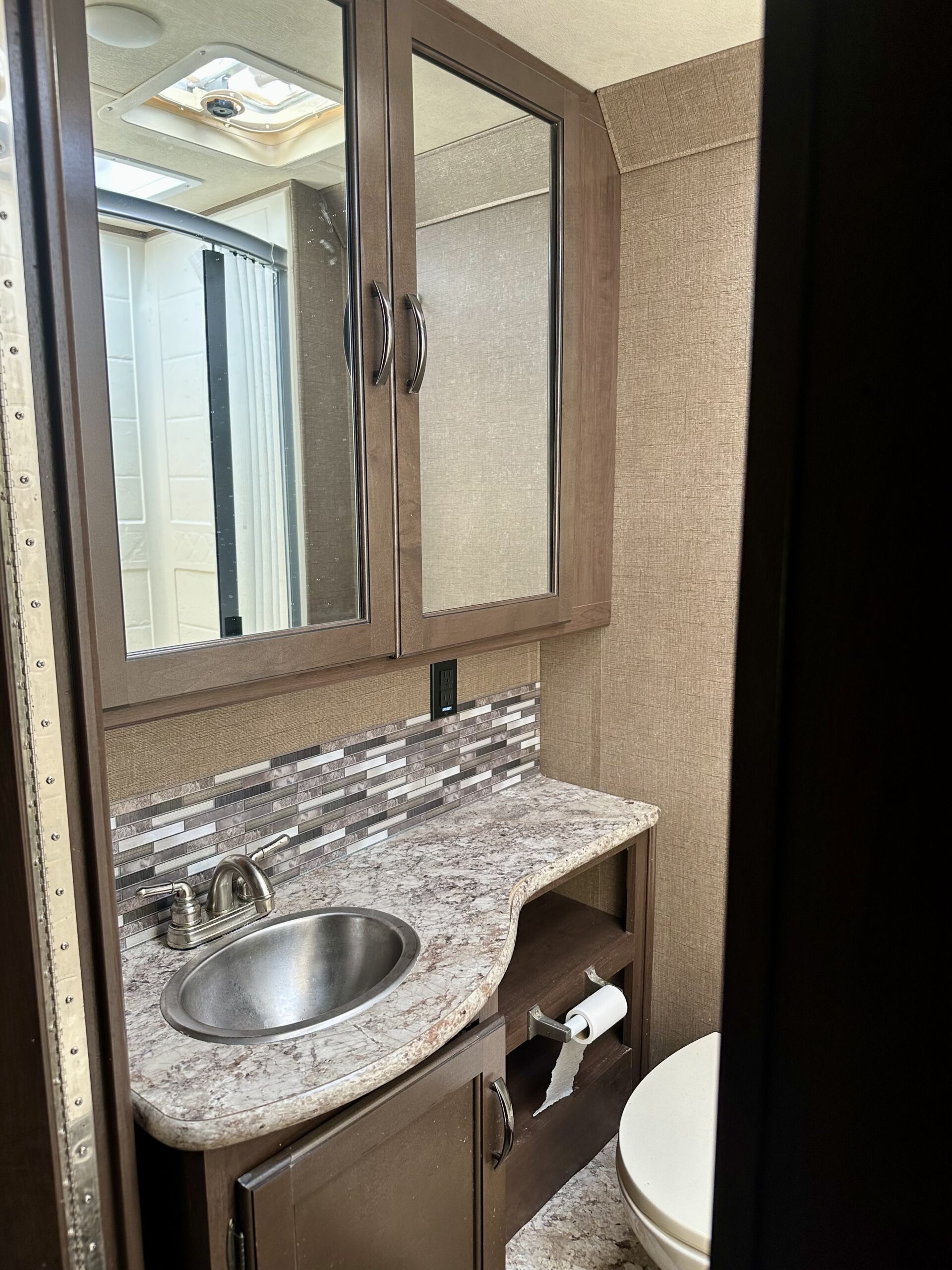 68224e7e4d024a18a716544c